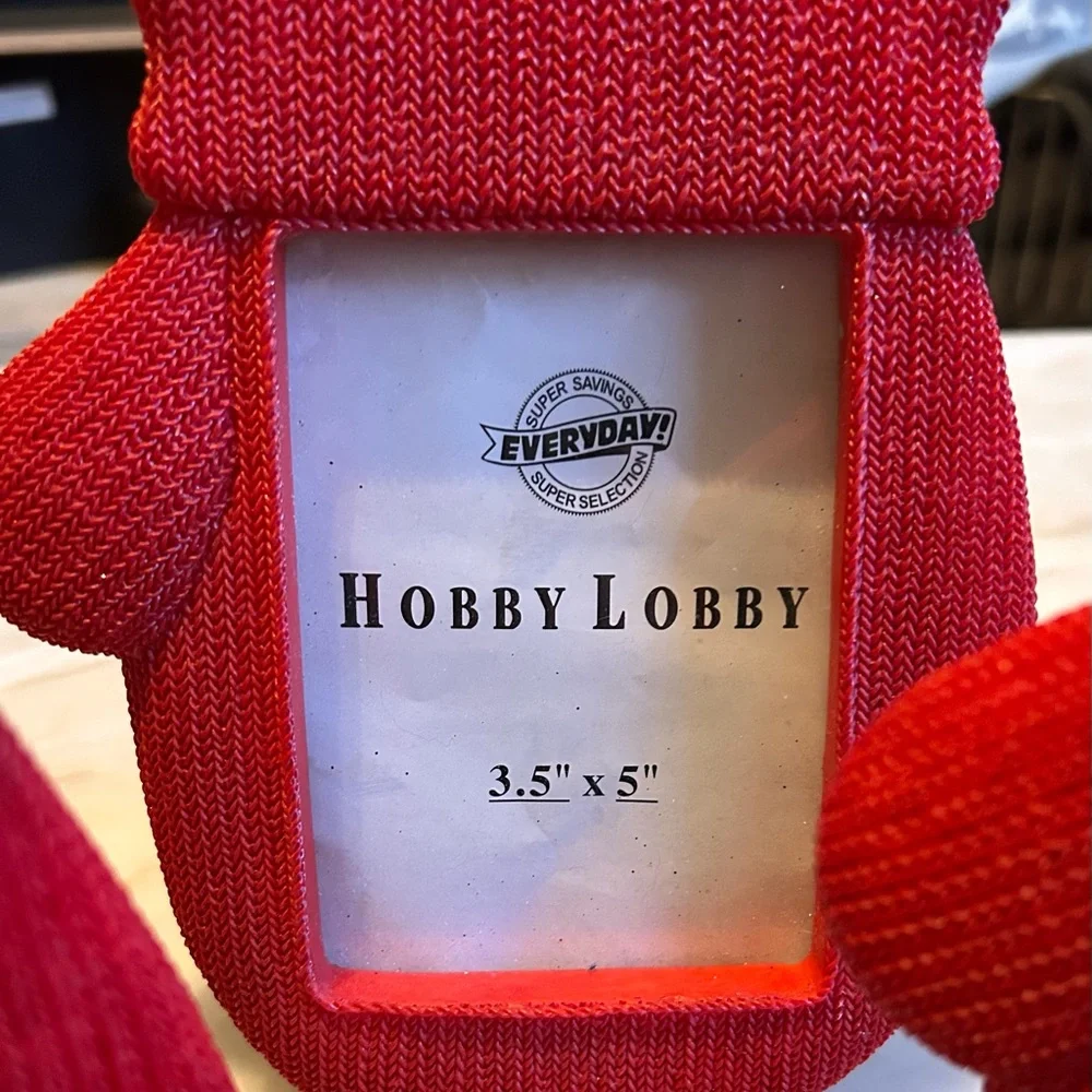 Hobby Lobby Set of 3 Red Mitten Photo Frames Vintage Christmas‎ Size 3.5” x 5”